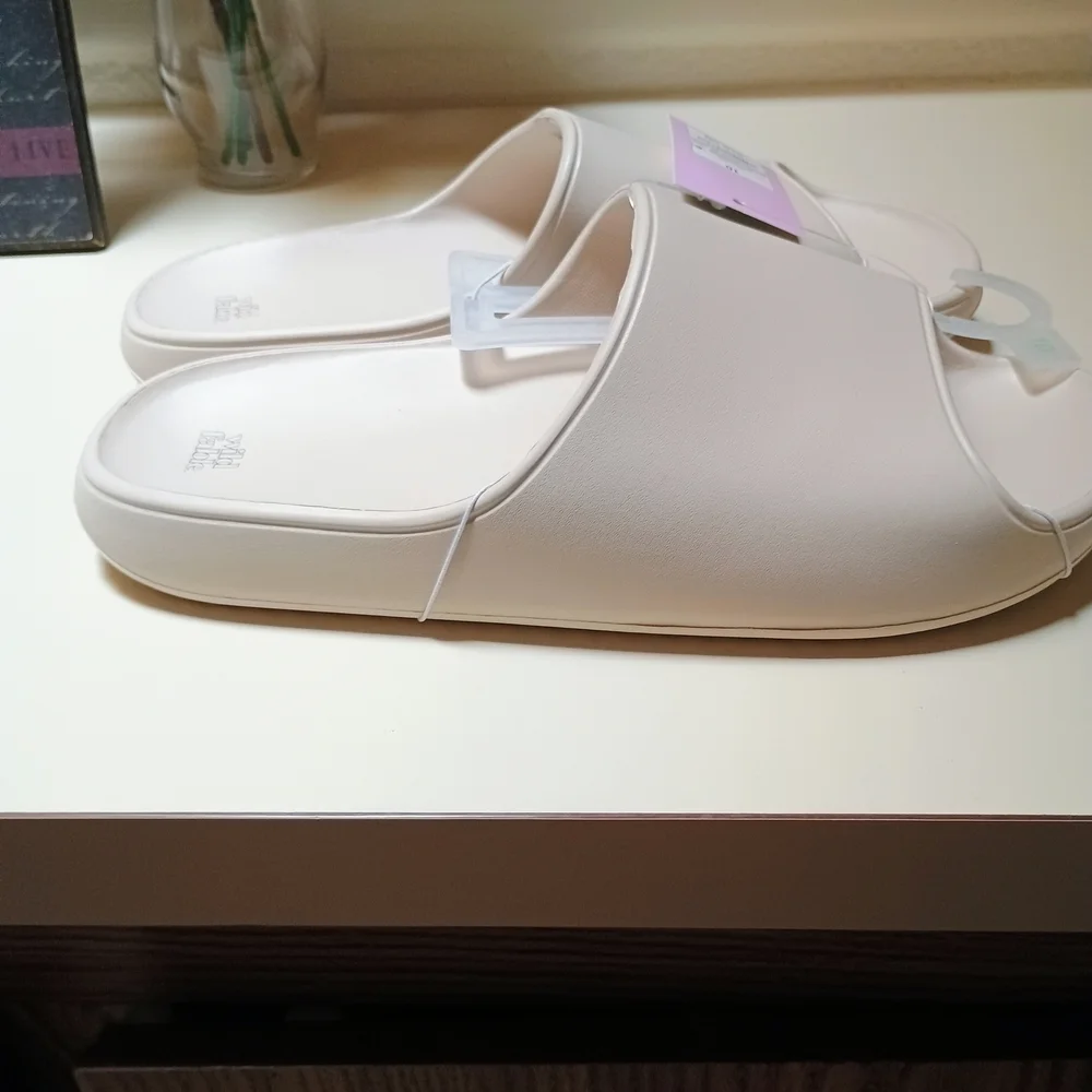 Wild Fable Women's Cream Slide Sandals - Picture 6 of 6